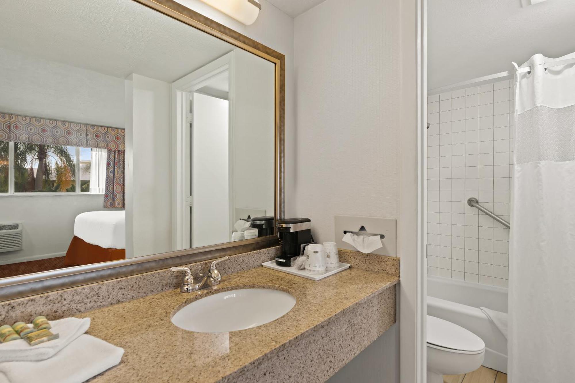 Best Western Port St. Lucie Экстерьер фото